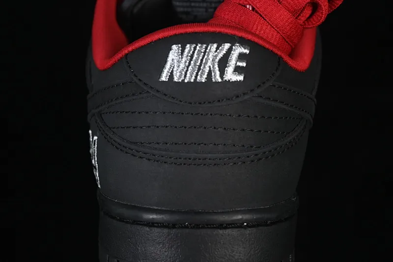 All Categories Nk SB Dunk Series Nk SB Dunk Low Low-top sneakers Supreme x Nike Dunk SB Dunk Low joint black low-top casual skateboard shoes HQ8487-001